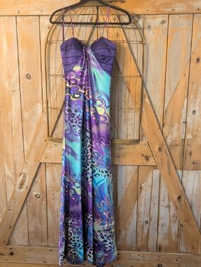 La femme Formal Dress.   Gorgeous.  Size 6